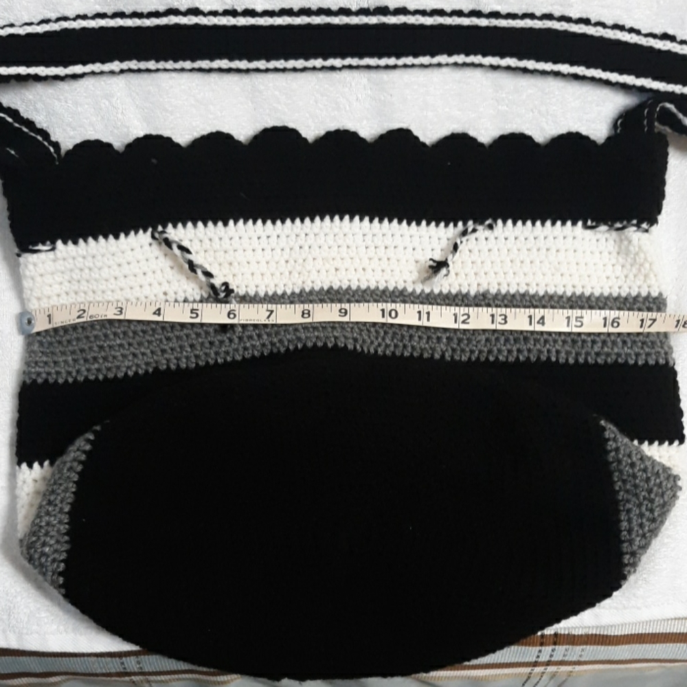 Handmade Crochet drawstring bag - Picture 8 of 11